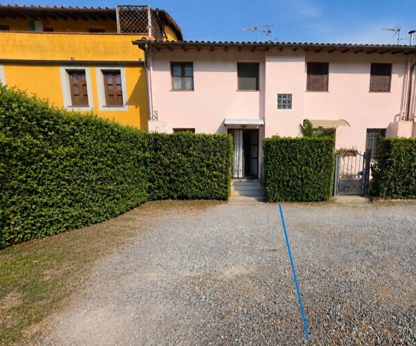 casa indipendente in vendita a Lucca in zona San Lorenzo a Vaccoli