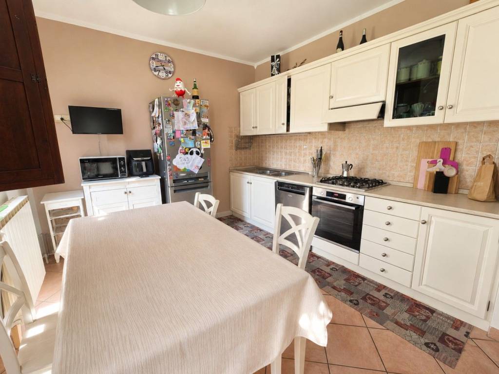casa indipendente in vendita a Lucca in zona San Lorenzo a Vaccoli