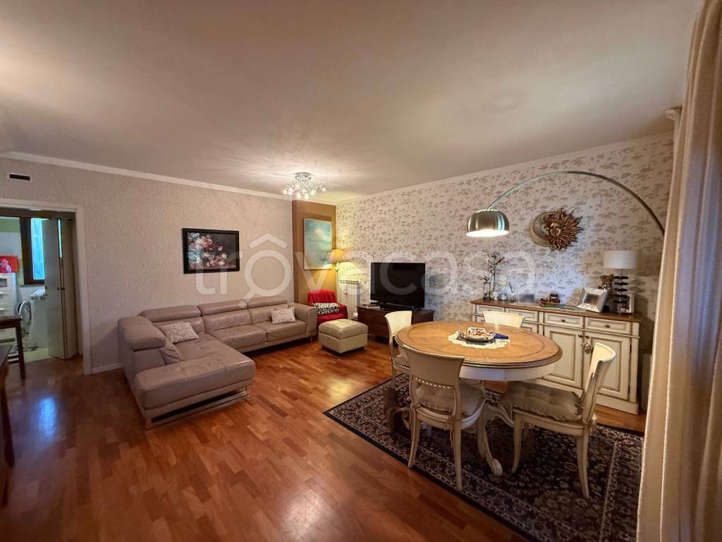 casa indipendente in vendita a Lucca in zona San Pietro a Vico