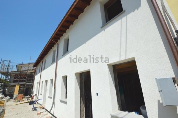 casa indipendente in vendita a Lucca in zona zona Arancio