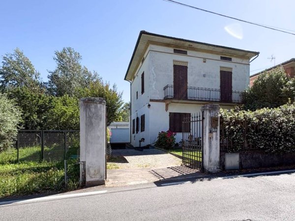 casa indipendente in vendita a Lucca in zona Sant'Angelo in Campo