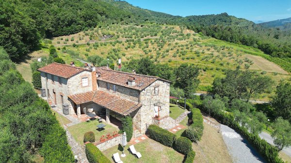 casa indipendente in vendita a Lucca in zona Mutigliano