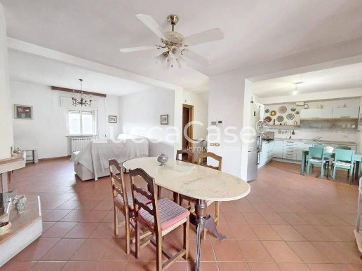casa indipendente in vendita a Lucca in zona Ponte San Pietro