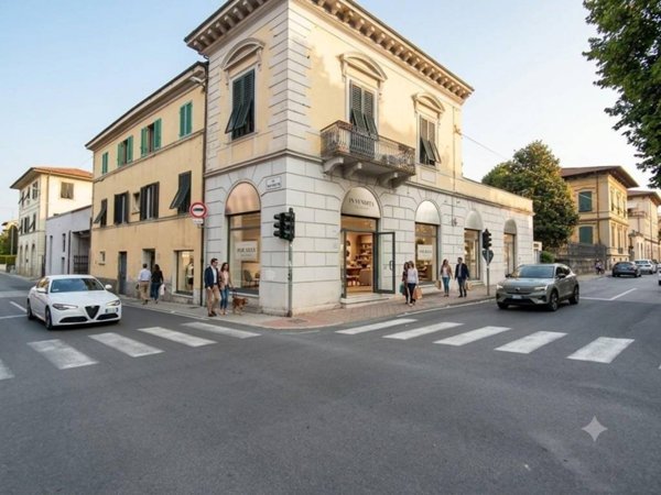 negozio in vendita a Lucca in zona Zona San Concordio