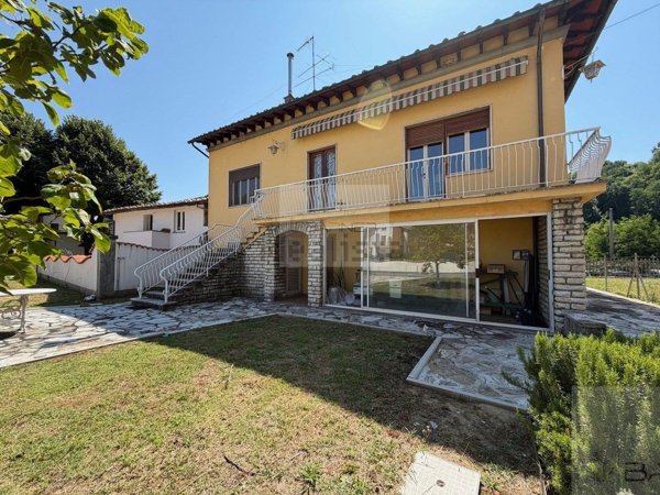 casa indipendente in vendita a Lucca in zona Ponte a Moriano