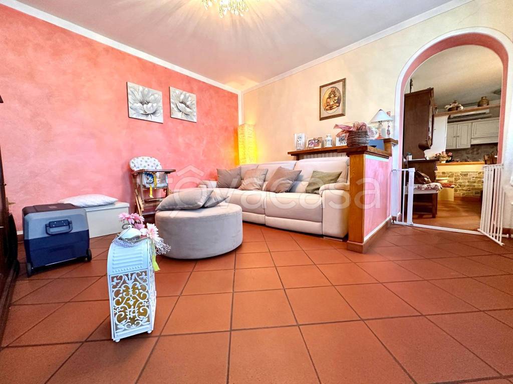 casa indipendente in vendita a Lucca in zona San Pietro a Vico