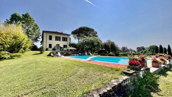 casa indipendente in vendita a Lucca in zona Monte San Quirico