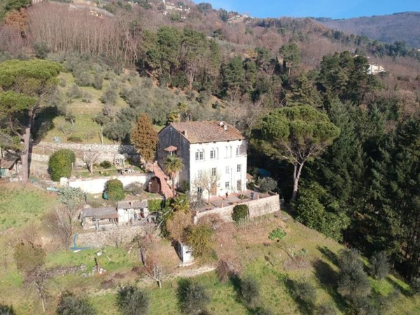 casale in vendita a Lucca in zona Vinchiana