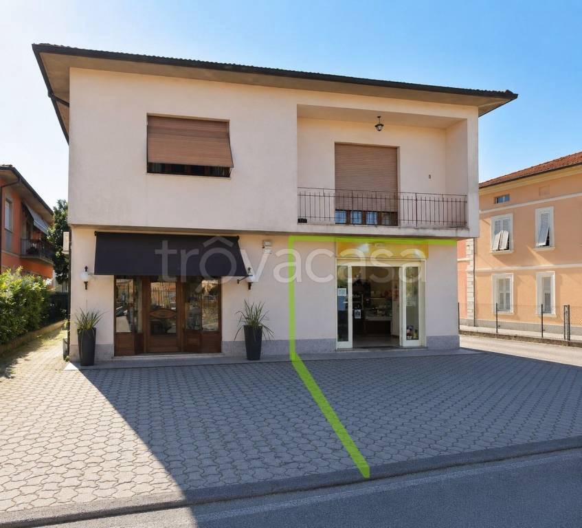 negozio in vendita a Lucca in zona zona Antraccoli