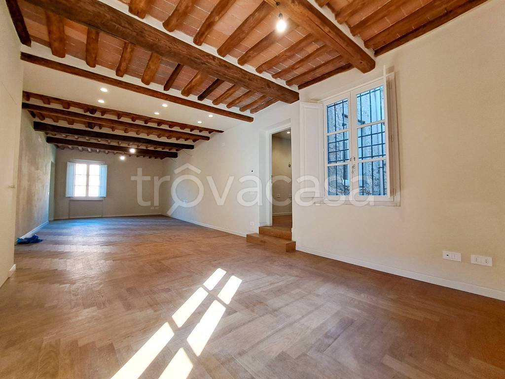 appartamento in vendita a Lucca in zona Centro Città