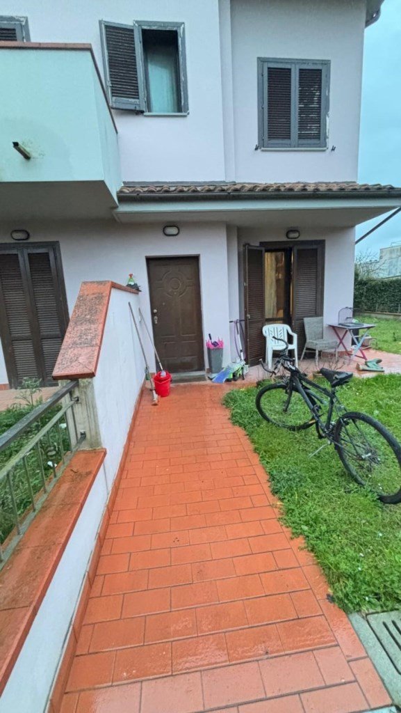 appartamento in vendita a Lucca in zona zona Mugnano