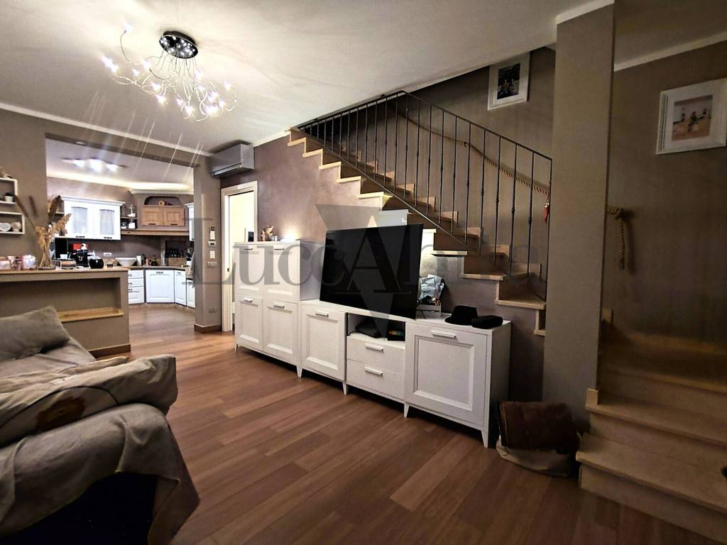 casa indipendente in vendita a Lucca in zona zona SS. Annunziata