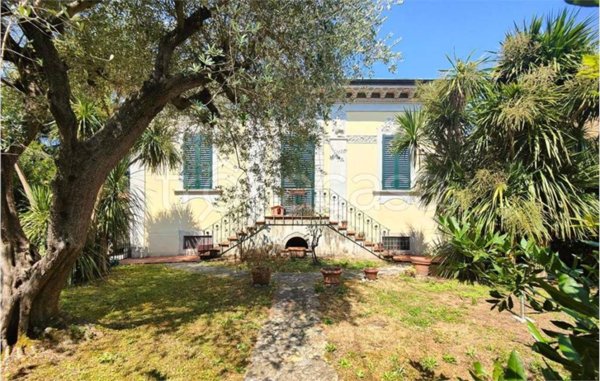 casa indipendente in vendita a Lucca in zona zona San Marco