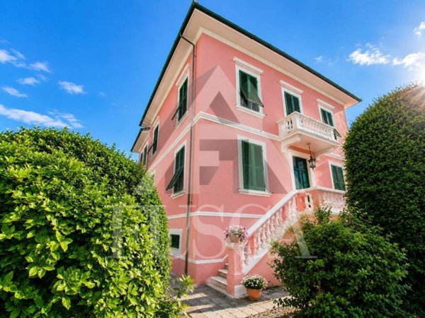 casa indipendente in vendita a Lucca in zona Sant'Anna