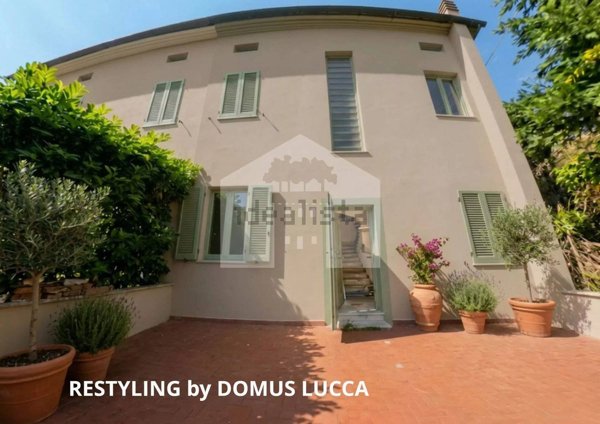 casa indipendente in vendita a Lucca in zona zona SS. Annunziata