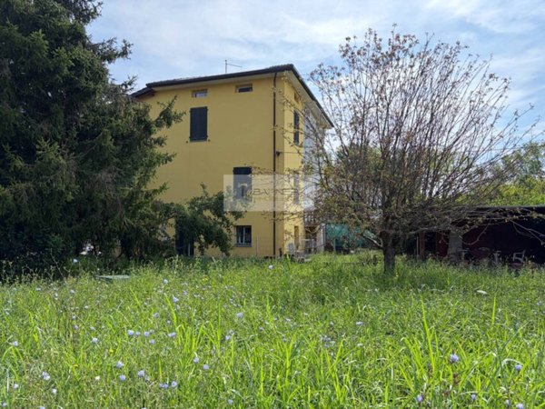 casa indipendente in vendita a Lucca in zona Sant'Angelo in Campo