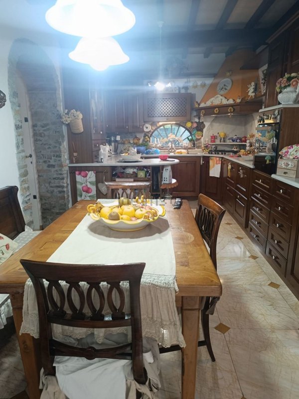 casa indipendente in vendita a Lucca in zona Maggiano