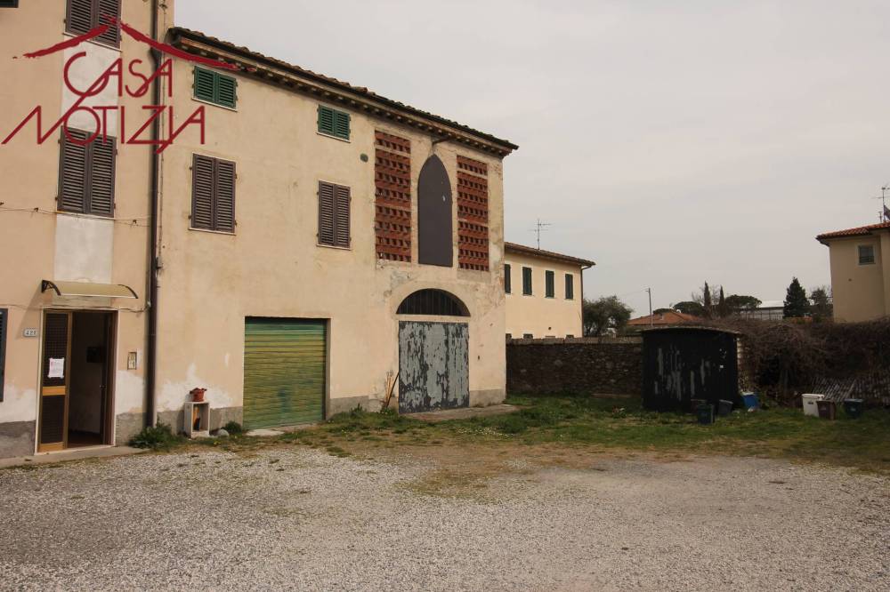 casa indipendente in vendita a Lucca in zona San Pietro a Vico