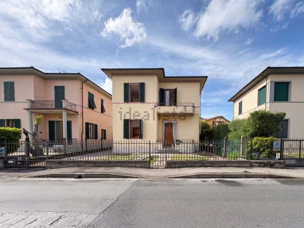 casa indipendente in vendita a Lucca in zona zona San Marco