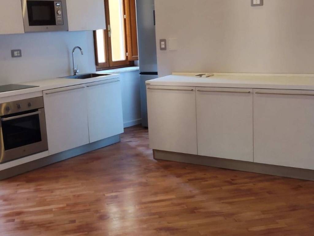 appartamento in vendita a Lucca in zona Centro Città