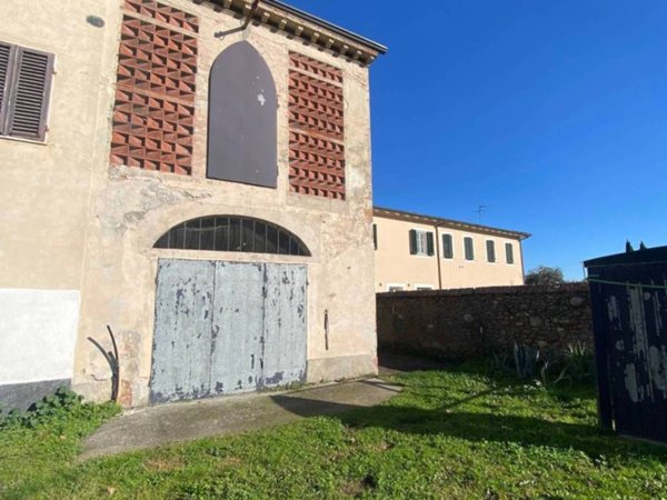 casa indipendente in vendita a Lucca in zona San Pietro a Vico
