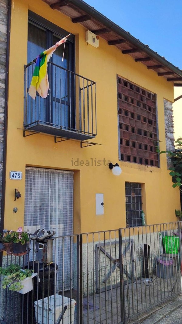 casa indipendente in vendita a Lucca in zona Ponte a Moriano