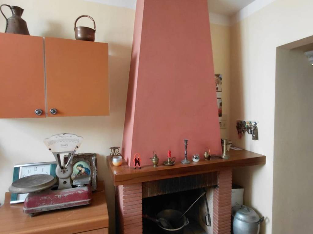casa indipendente in vendita a Lucca in zona Ponte San Pietro