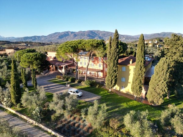villa in vendita a Lucca