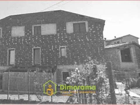 casa indipendente in vendita a Lucca in zona Montuolo