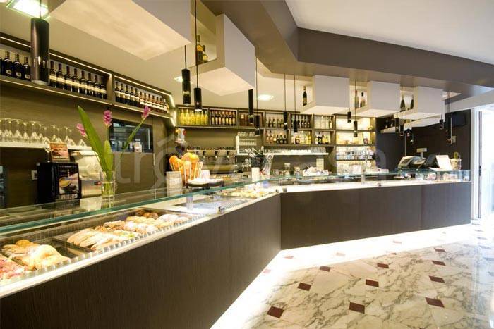 negozio in vendita a Lucca in zona Centro Città