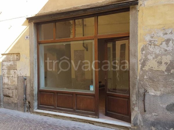 negozio in vendita a Lucca in zona Centro Città