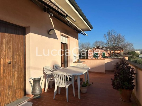 appartamento in vendita a Lucca in zona Montuolo