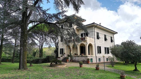 casa indipendente in vendita a Lucca in zona Monte San Quirico