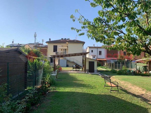 casa indipendente in vendita a Lucca in zona Sant'Anna