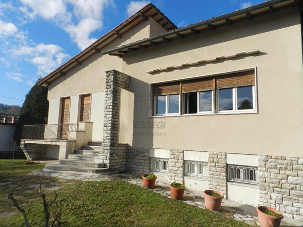casa indipendente in vendita a Lucca in zona Palmata