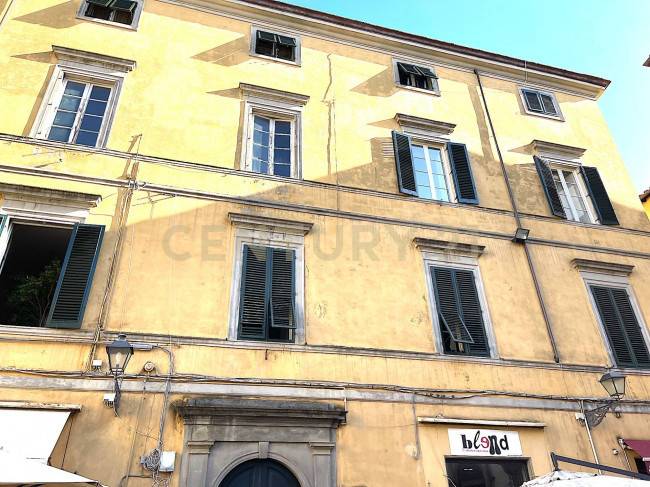 appartamento in vendita a Lucca in zona Centro Città