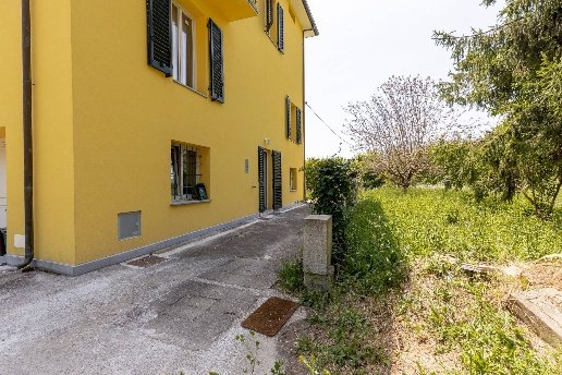 casa indipendente in vendita a Lucca in zona Pozzuolo
