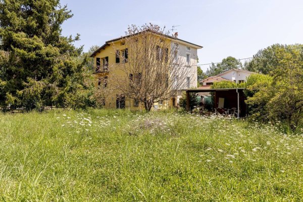 casa indipendente in vendita a Lucca