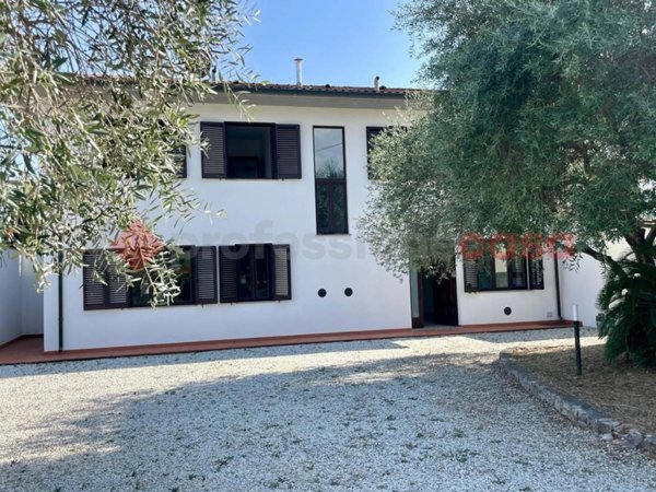 casa indipendente in vendita a Lucca in zona Sant'Angelo in Campo