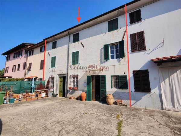 casa indipendente in vendita a Lucca in zona Picciorana