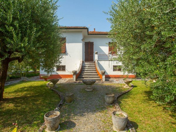 casa indipendente in vendita a Lucca in zona Sant'Angelo in Campo