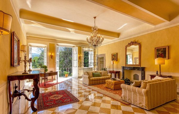 casa indipendente in vendita a Lucca in zona Vicopelago