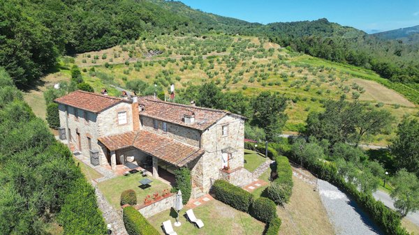 casa indipendente in vendita a Lucca in zona Mutigliano