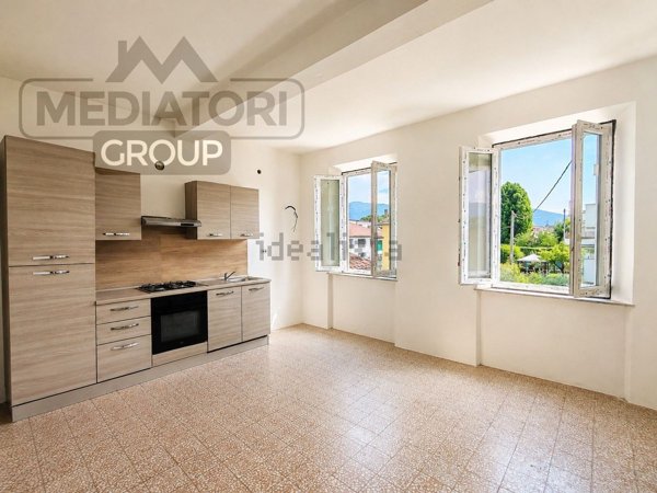 casa indipendente in vendita a Lucca in zona Zona San Concordio