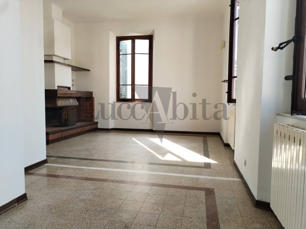 appartamento in vendita a Lucca in zona San Lorenzo a Vaccoli
