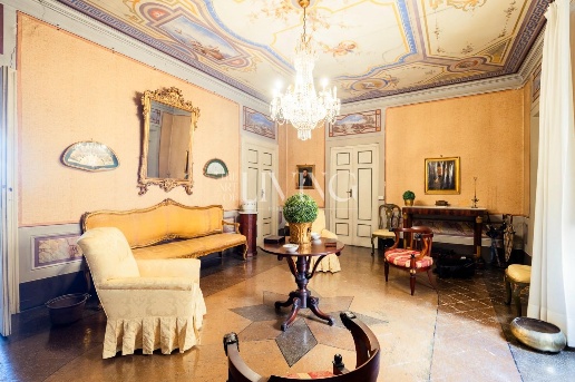 appartamento in vendita a Lucca in zona Centro Città