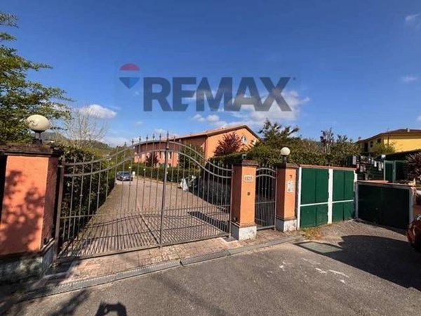appartamento in vendita a Lucca in zona Mutigliano