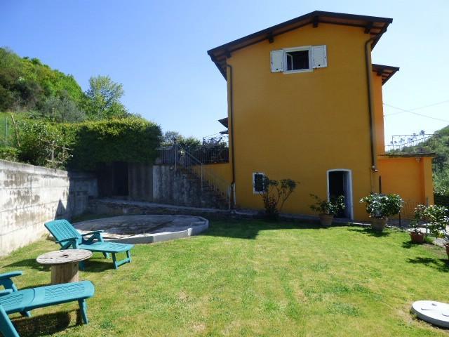 casale in vendita a Lucca in zona Ciciana