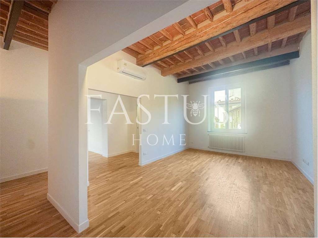 appartamento in vendita a Lucca in zona Centro Città