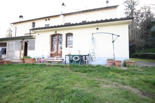 casa indipendente in vendita a Lucca
